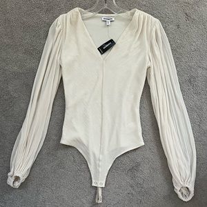 NWT Express Cream Bodysuit with balloon sleeves